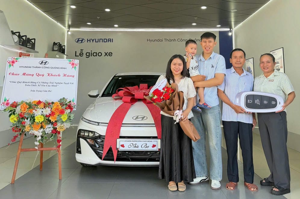 Giao xe Hyundai Accent