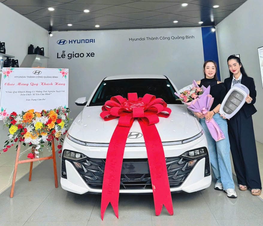 Giao xe Hyundai Accent
